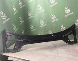 Решетка стеклоочистителя для LADA VESTA 15-19  запчасти бу