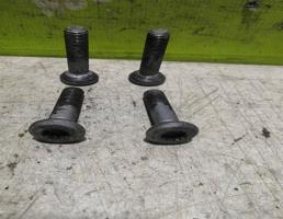 Болт для VW Caddy 3 2004-2015  запчасти бу