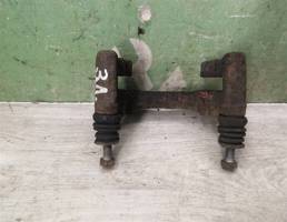 Скоба суппорта заднего для Nissan Primera P11 96-02  запчасти бу