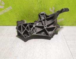 Кронштейн генератора для VW Passat B5 96-00  запчасти бу