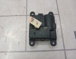 Моторчик заслонки печки для Nissan Almera N16 2000-2006  запчасти бу