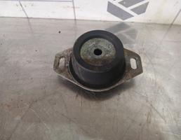 Опора КПП для Peugeot 307 2001-2008  запчасти бу