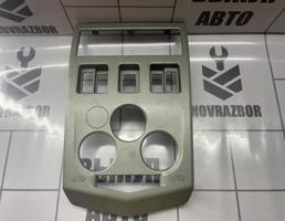 Рамка магнитолы для Renault Logan 2005-2014  запчасти бу