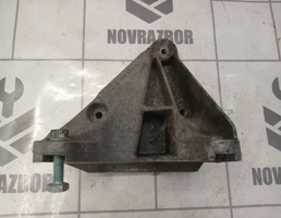 Кронштейн двигателя левый для Audi A6 (C4) 1994-1997  запчасти бу