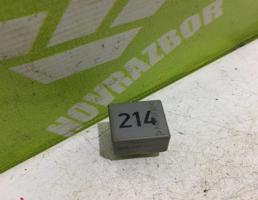 Реле для Audi 80  90  B3  86-91  запчасти бу