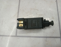 Датчик включения стопсигнала для VW Golf 4 Bora 97-05  запчасти бу