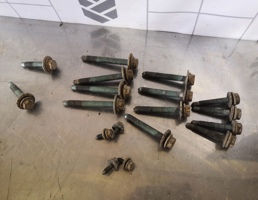 Болт для VW Passat B5 96-00  запчасти бу