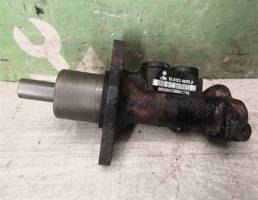 Цилиндр тормозной главный для VW Passat B4 94-96  запчасти бу