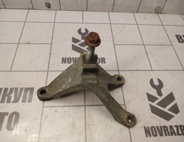 Кронштейн КПП левый для Ford Focus 2 05-08  запчасти бу