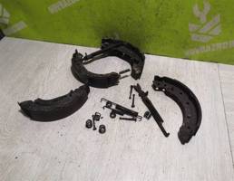 Колодки барабанные к-кт для Renault Laguna 94-99  запчасти бу