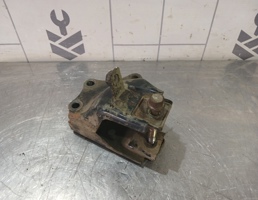 Кронштейн двигателя задний для Mazda 323 BA 94-98  запчасти бу