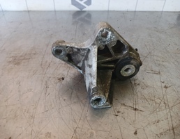 Кронштейн КПП для Ford Focus 2 05-08  запчасти бу