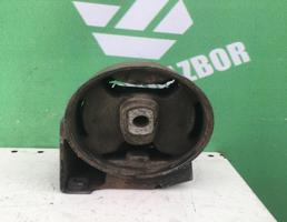 Опора двигателя правая для VW Golf 2 Jetta 2 83-92  запчасти бу