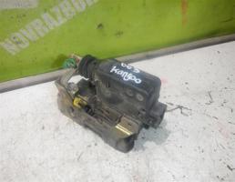 Замок двери передней левой для Renault Kangoo 97-03  запчасти бу