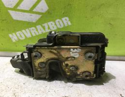 Замок двери задней правой для VW Polo 94-99  запчасти бу