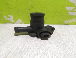 Фланец двигателя системы охлаждения для VW Passat  B3  1988-1993  запчасти бу