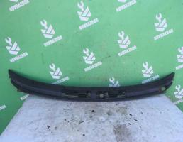 Решетка стеклоочистителя для Volvo S40 95-98  запчасти бу