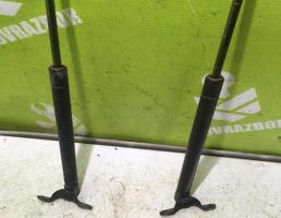 Амортизатор крышки багажника для VW Polo 94-99  запчасти бу