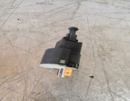 Датчик включения стопсигнала для Opel Astra G 1998-2005  запчасти бу