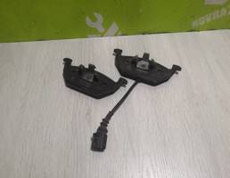 Колодки тормозные передние к-кт для VW Golf 6 09-12  запчасти бу