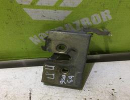 Замок двери передней правой для VW Passat  B3  1988-1993  запчасти бу