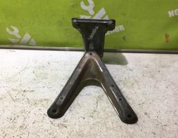 Кронштейн двигателя левый для Mercedes Benz W202 93-00  запчасти бу