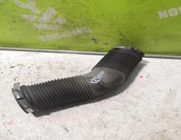 Патрубок воздушного фильтра для VW Golf 3 Vento 91-97  запчасти бу