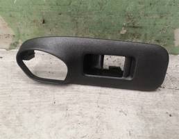 Накладка (кузов внутри) для Nissan Primera P11 96-02  запчасти бу