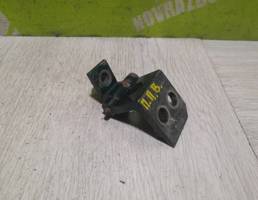 Петля двери передней для Peugeot 206 98-12  запчасти бу