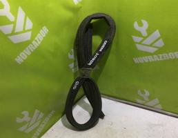 Уплотнитель капота для Renault Clio 2 Symbol 1998-2008  запчасти бу