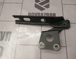 Петля капота правая для Skoda Yeti 2009-2018  запчасти бу