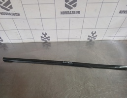 Накладка стекла заднего правого для Kia RIO 1 2000-2004  запчасти бу