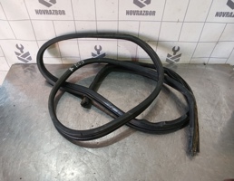 Уплотнитель двери для Ford Transit 06-13  запчасти бу