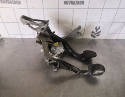 Блок педалей для VW Passat B5 96-00  запчасти бу