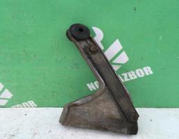 Кронштейн глушителя для Audi 100 C4 91-94  запчасти бу