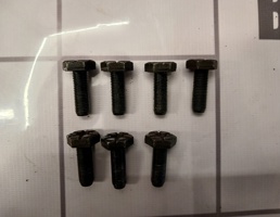 Болт маховика для Renault Logan 2005-2014  запчасти бу