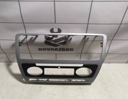 Накладка декоративная для Skoda Octavia A5 1Z   04-13  запчасти бу