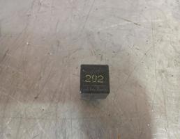 Реле для Audi 80  90  B3  86-91  запчасти бу