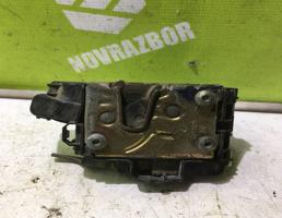 Замок двери передней левой для VW Polo 94-99  запчасти бу