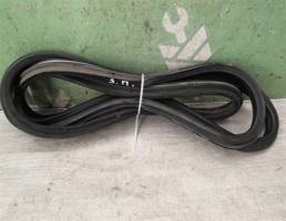 Уплотнитель двери для VW Passat B4 94-96  запчасти бу