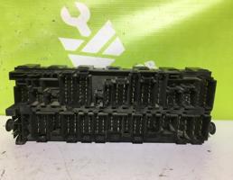 Блок предохранителей для VW Passat  B3  1988-1993  запчасти бу