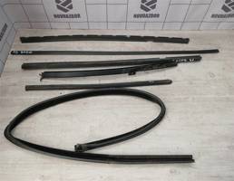 Уплотнитель стекла двери для Opel Astra H / Family 2004 >  запчасти бу