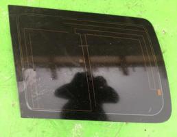 Стекло кузовное глухое левое для Subaru Forester S10 1997-2000  запчасти бу