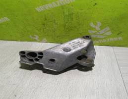 Кронштейн двигателя правый для VW Golf 4 Bora 97-05  запчасти бу
