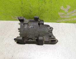 Кронштейн генератора для Peugeot 206 98-12  запчасти бу