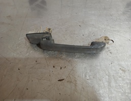 Ручка двери наружная правая для VW Golf 3 Vento 91-97  запчасти бу