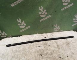 Уплотнитель стекла двери для Renault Megane 2 02-09  запчасти бу