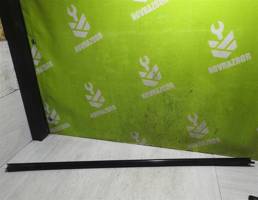 Уплотнитель стекла двери для VW Golf 3 Vento 91-97  запчасти бу