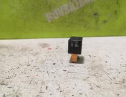 Реле для Toyota Corolla E12 2001-2006  запчасти бу