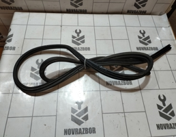 Уплотнитель двери для Volvo 440 1992-1994  запчасти бу